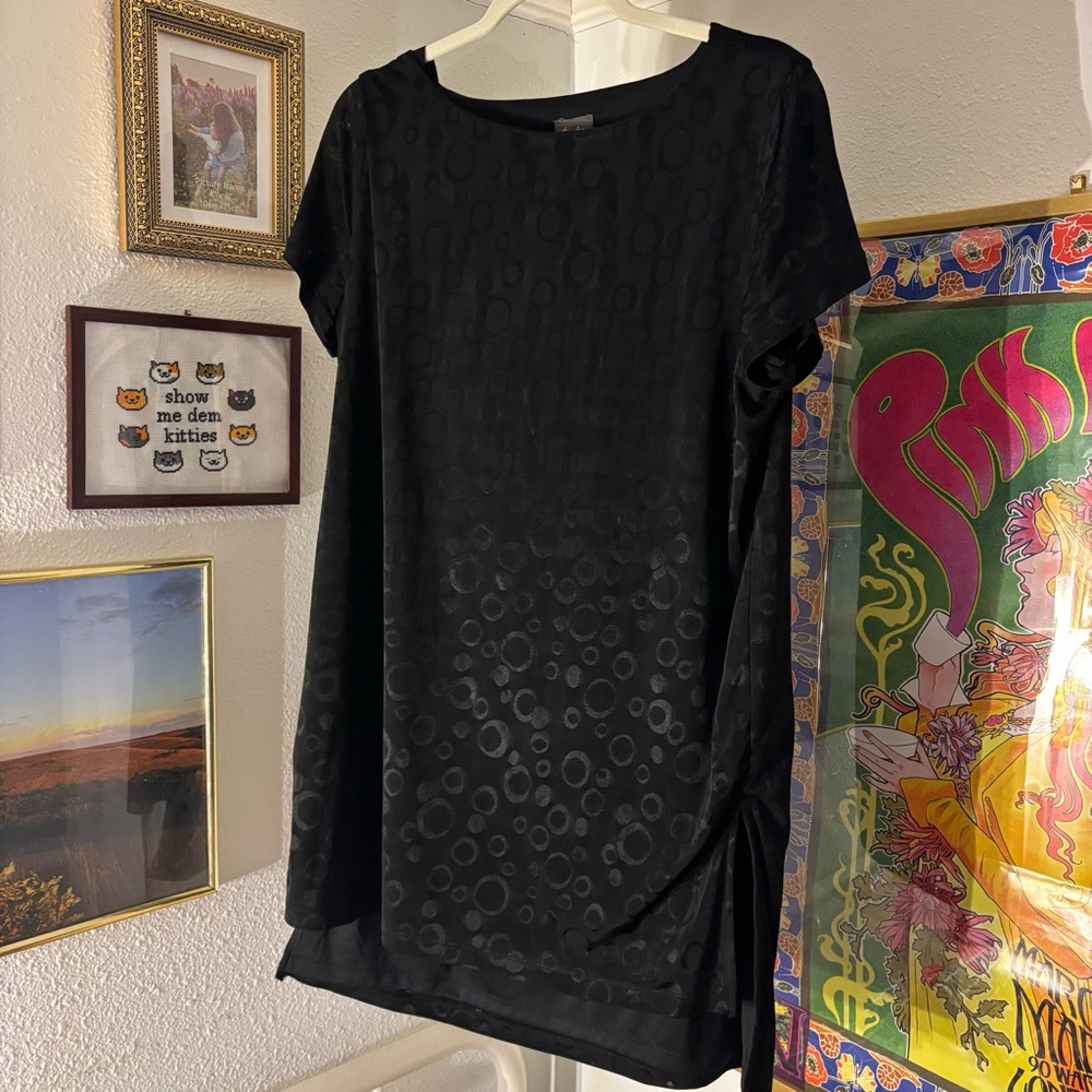 Black circle pattern mini dress